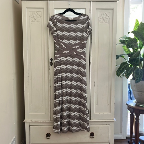 Beige by eci Dresses Maxi Dress Beige By Eci Size 6 Poshmark